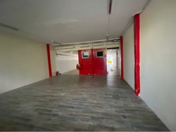 Big retail space with loading and unloading  (D15), Shop House #250140211